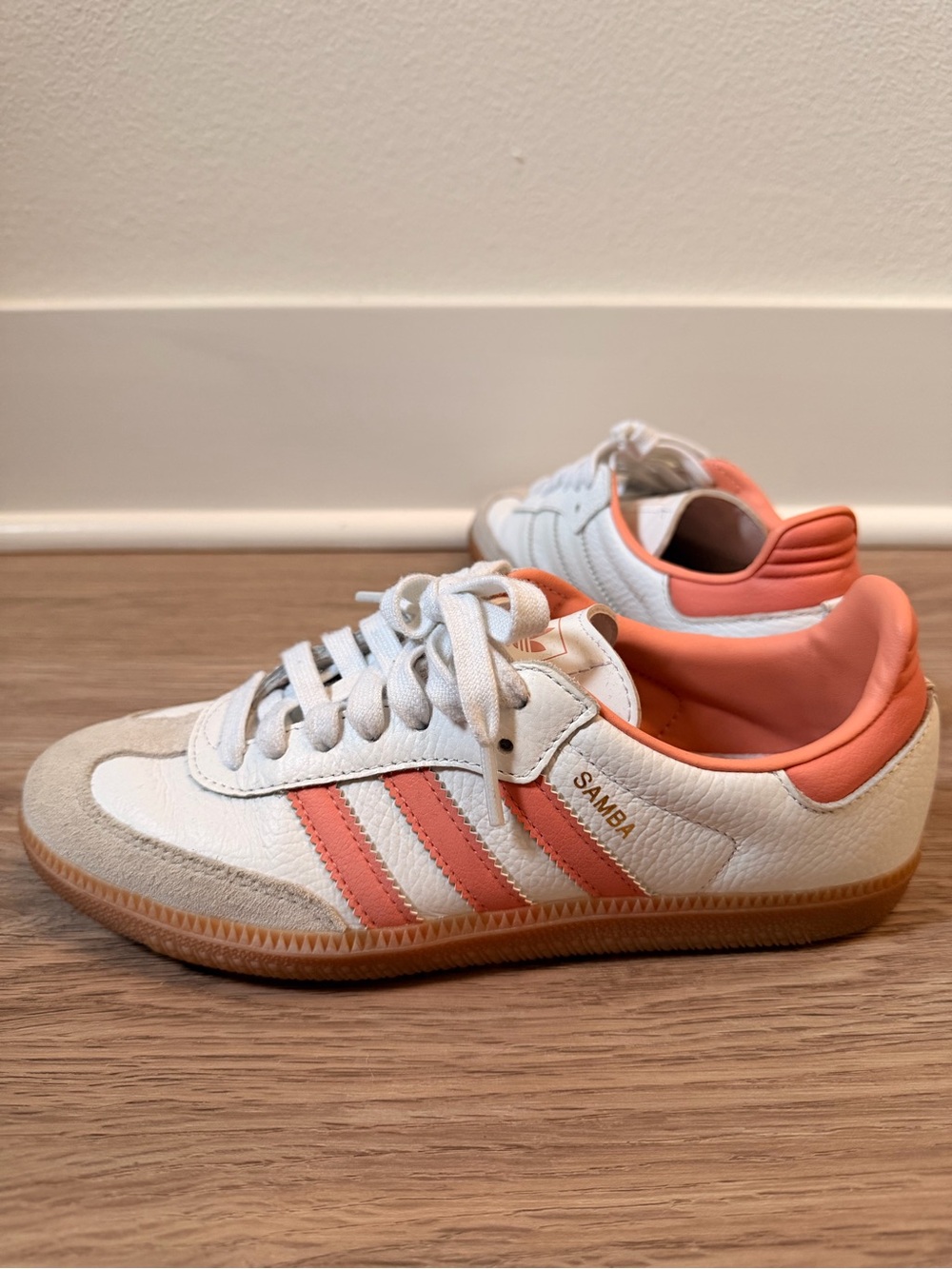 ADIDAS - women’s Samba White and Coral